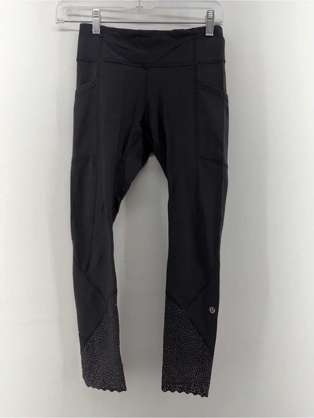 lululemon athletica Black Cropped polka dot Patterned scalloped Ankle leggings